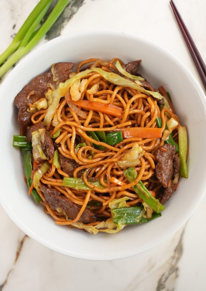 Beef Lo Mein Plated In a Bowl
