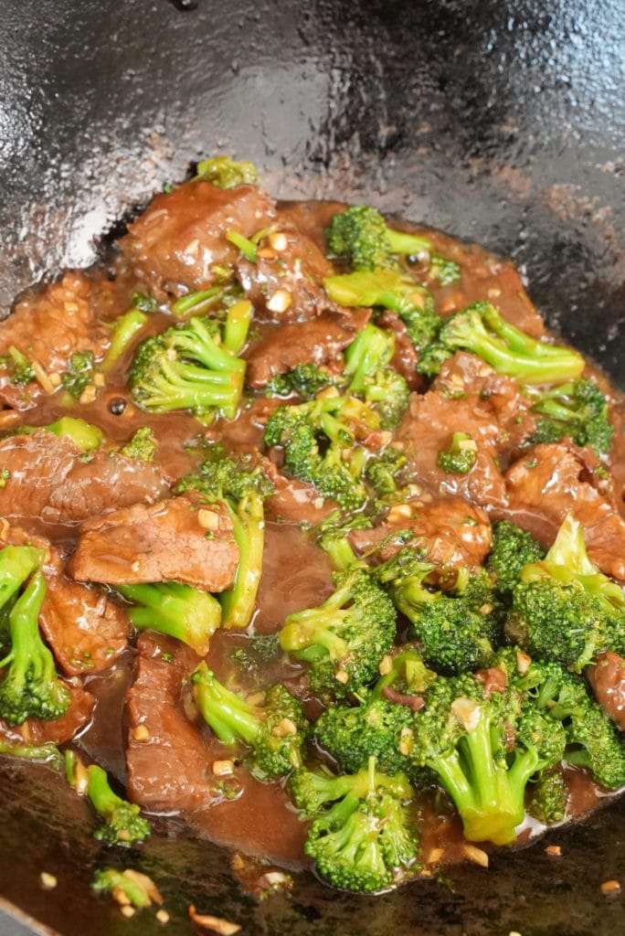 Breaking in my new @hexclad Wok with scrumptious beef and broccoli! I