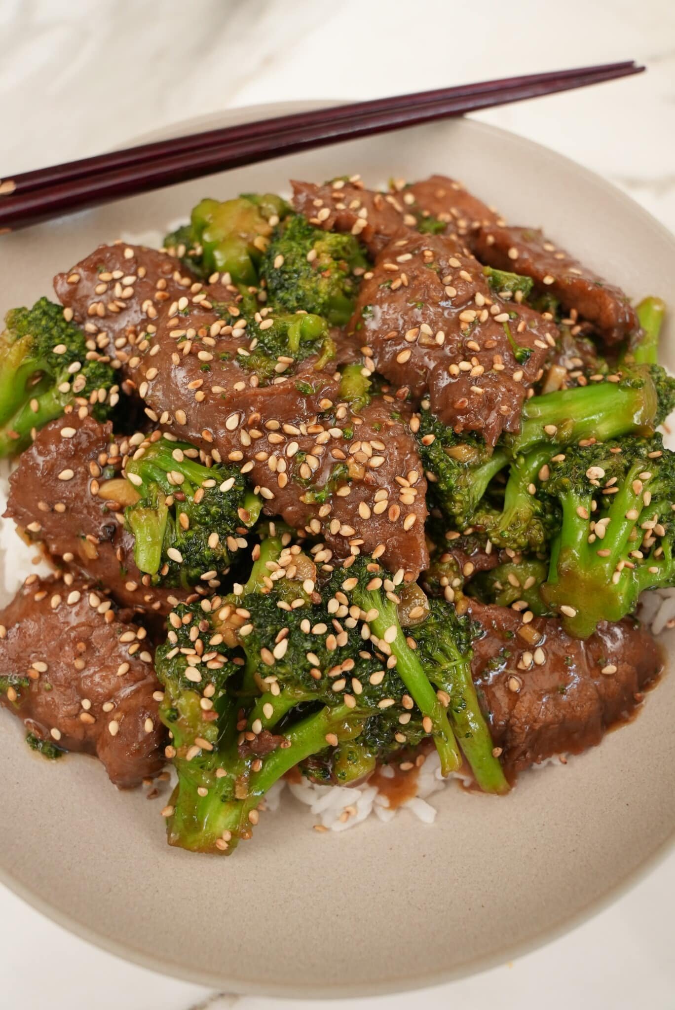 https://cjeatsrecipes.com/wp-content/uploads/2022/05/Beef-and-Broccoli-Cover-scaled.jpg