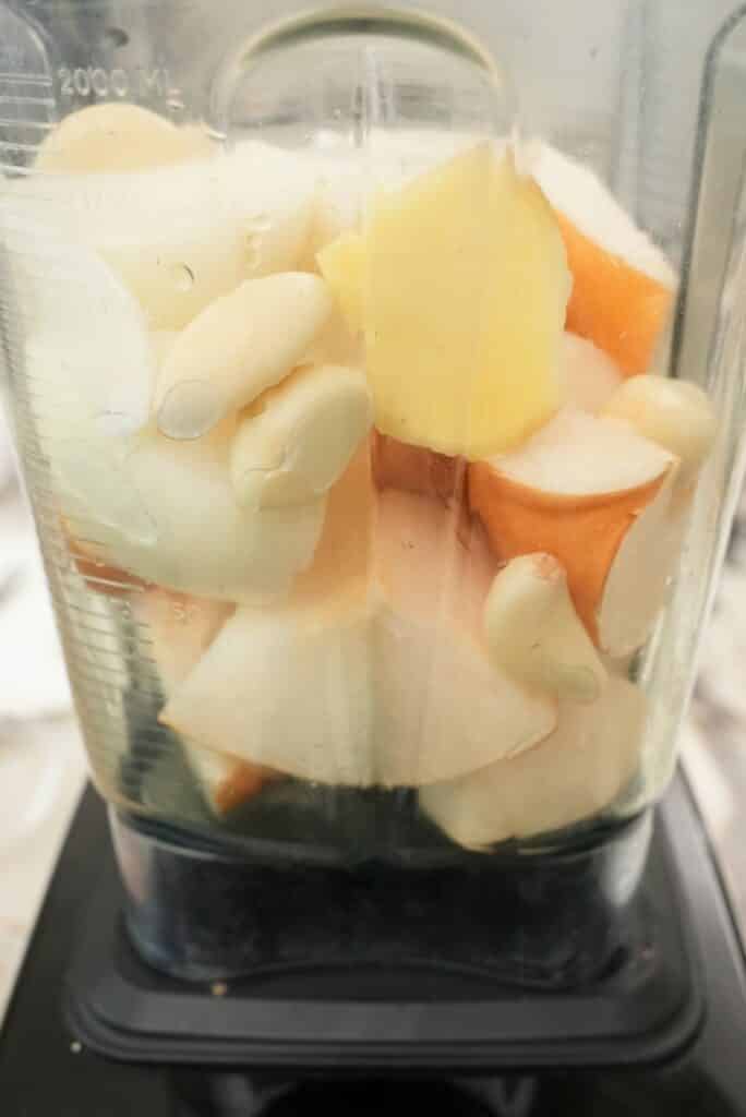 Korean Pear with Onions and garlic in a blender