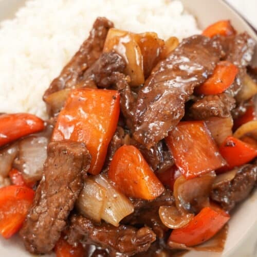 Black Pepper Beef close up on a bowl