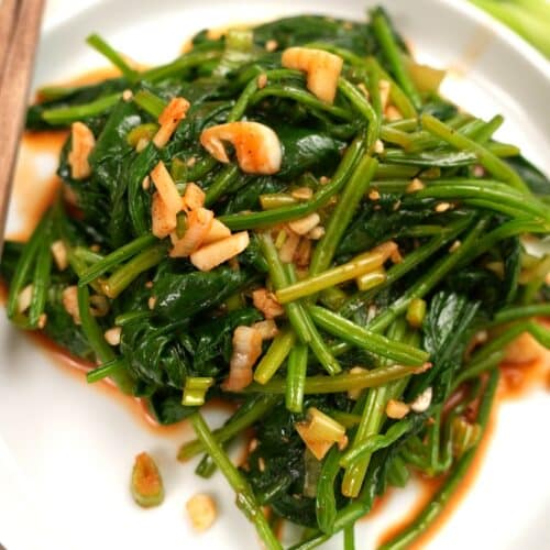 15 Minute Spicy Korean Spinach Side Dish (VIDEO) - CJ Eats Recipes