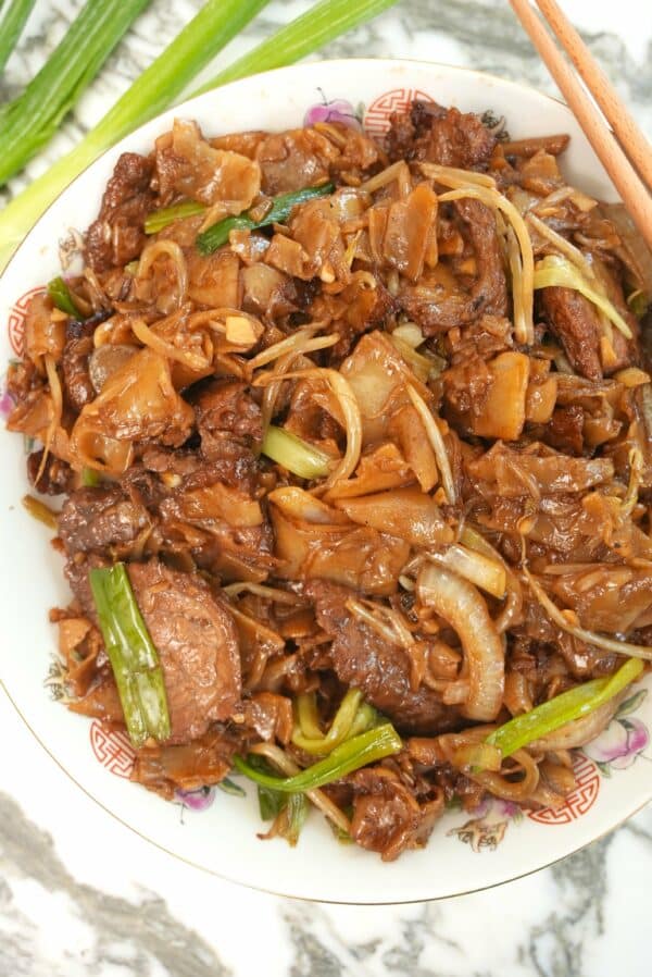 Beef Chow Fun (Beef Ho Fun) 30 Min! (VIDEO) CJ Eats Recipes