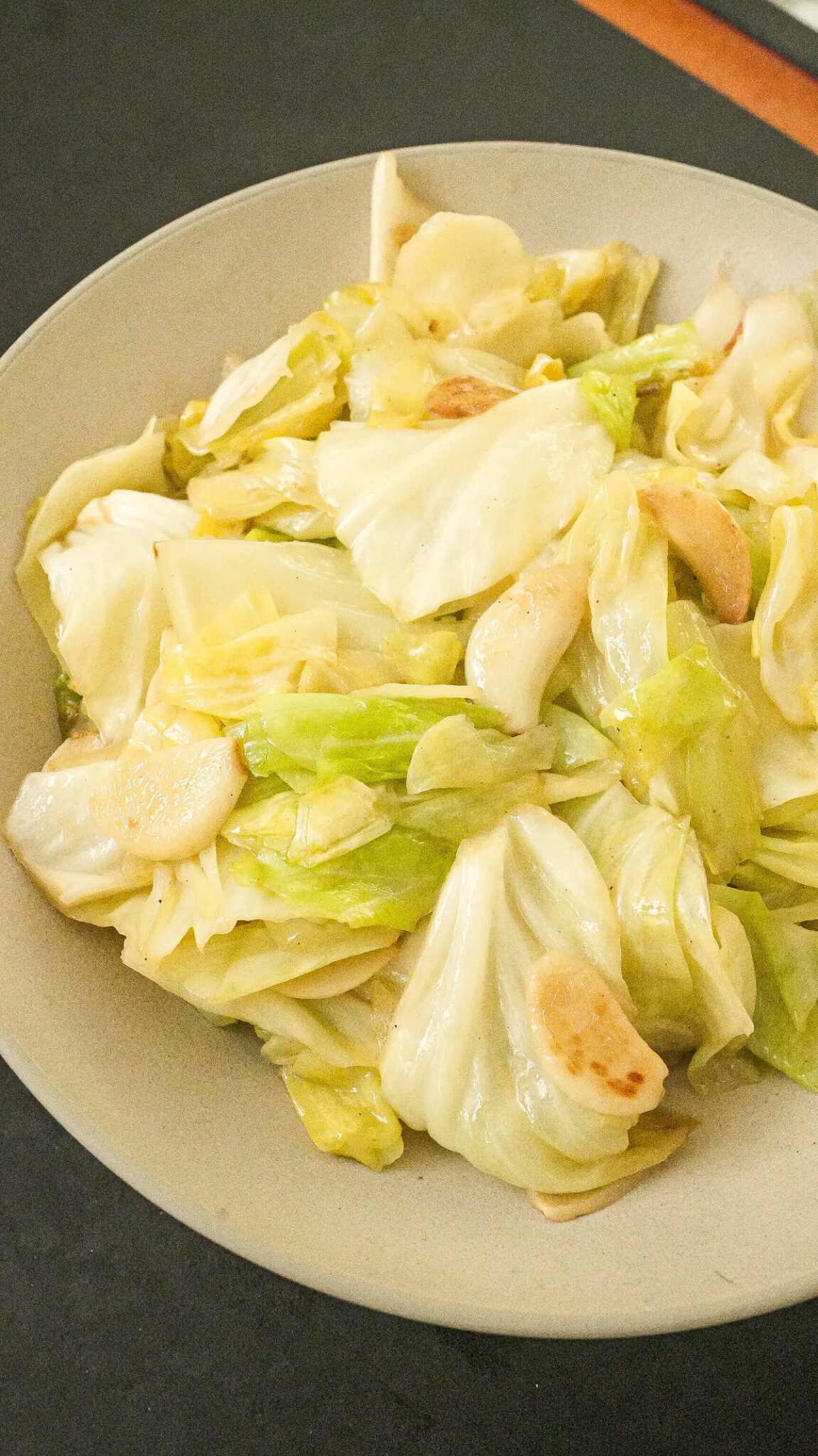 Din Tai Fung Taiwanese Cabbage with garlic cooked in a bowl.